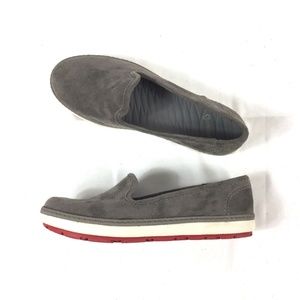 BareTraps Vanassa gray faux suede loafers size 7